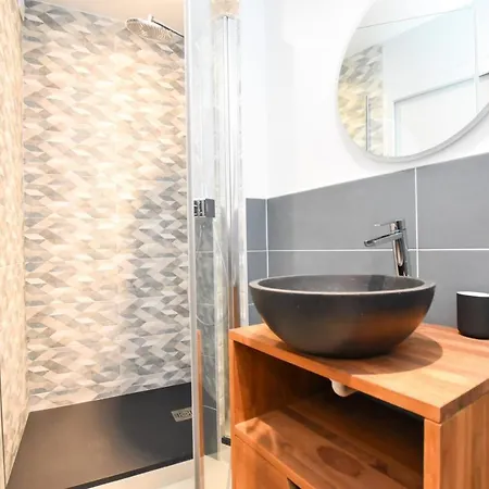 Chic - 2br-6p - Gare Du Nord Apartment *